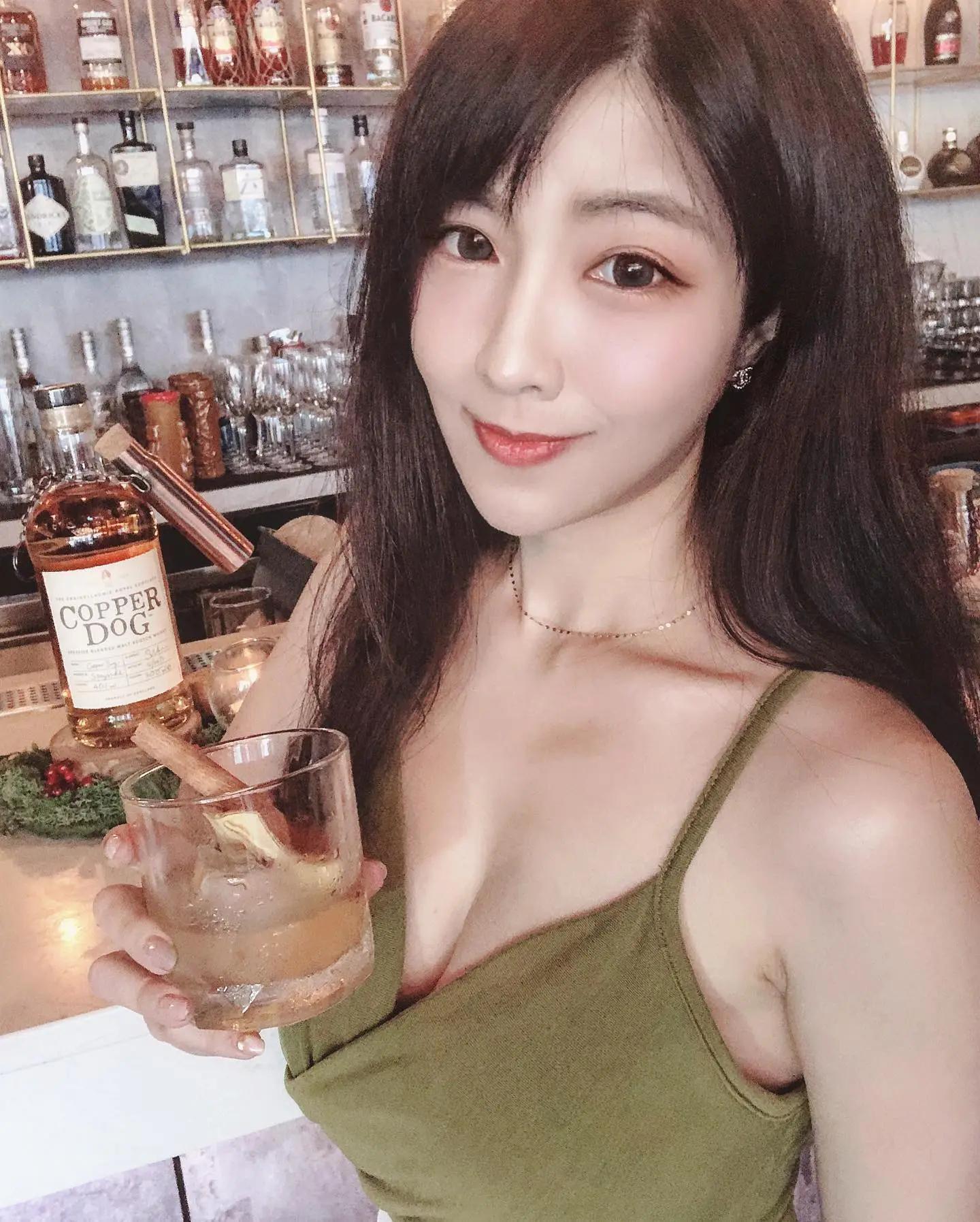 清新正妹「薯儿Hamster」大眼甜笑超魅力，「双峰玉腿」猛攻让人不敢错过-小湿妹图(7)