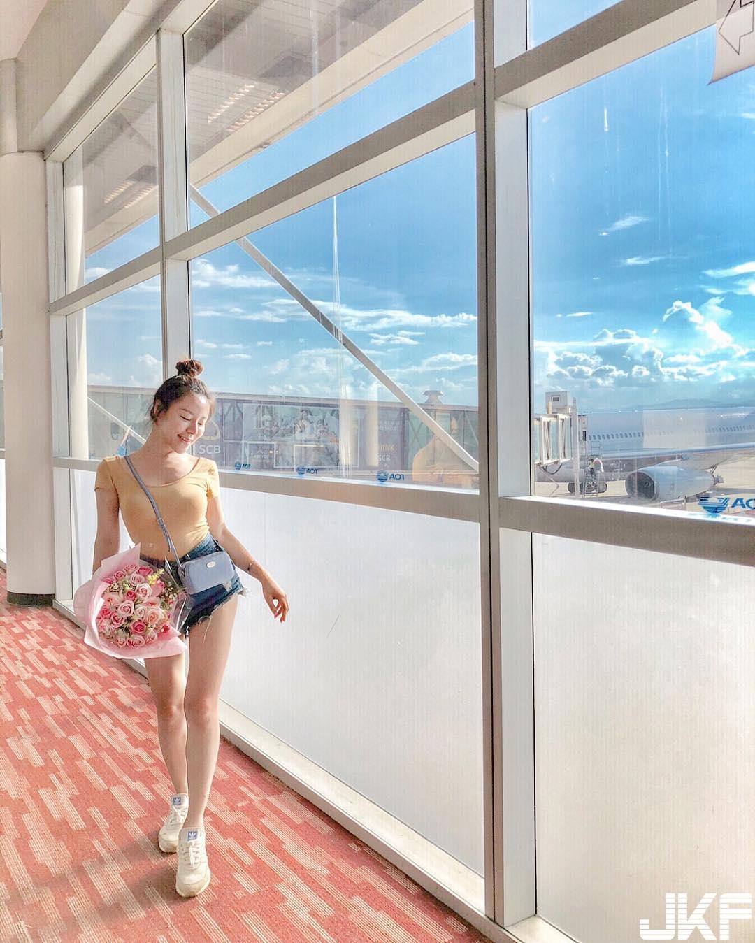 「巨乳美食家」胴体完全解放！毫不遮掩的展露性感肉体，邪恶画面让你欲望失控！(10)