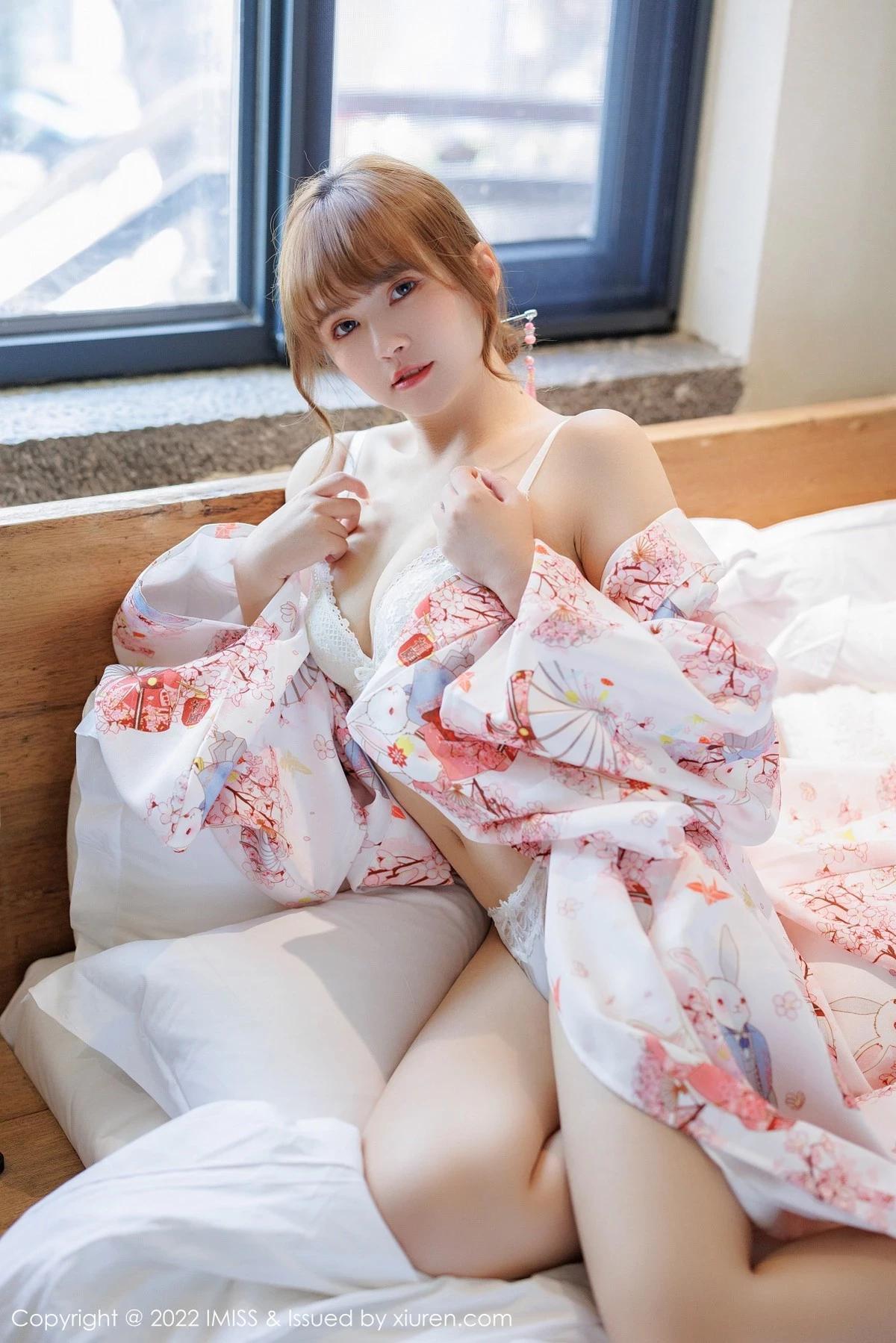 [IMISS愛蜜社]Vol.676_模特張思允Nice雲南心愿旅拍半脫和服露蕾絲內衣完美誘惑寫真60P(34)