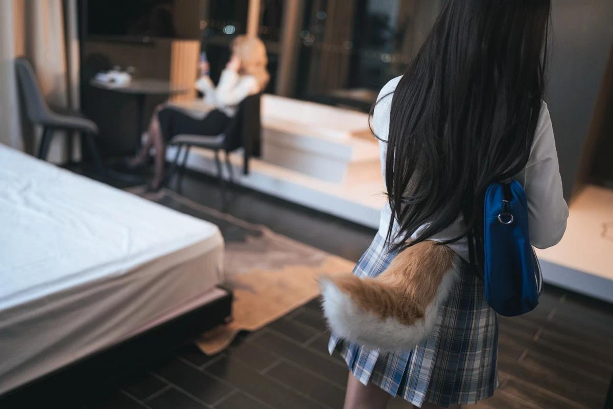 網絡美女rioko涼涼子&麵餅仙兒女總裁主題性感黑色內衣配黑絲襪迷人誘惑寫真80P(41)