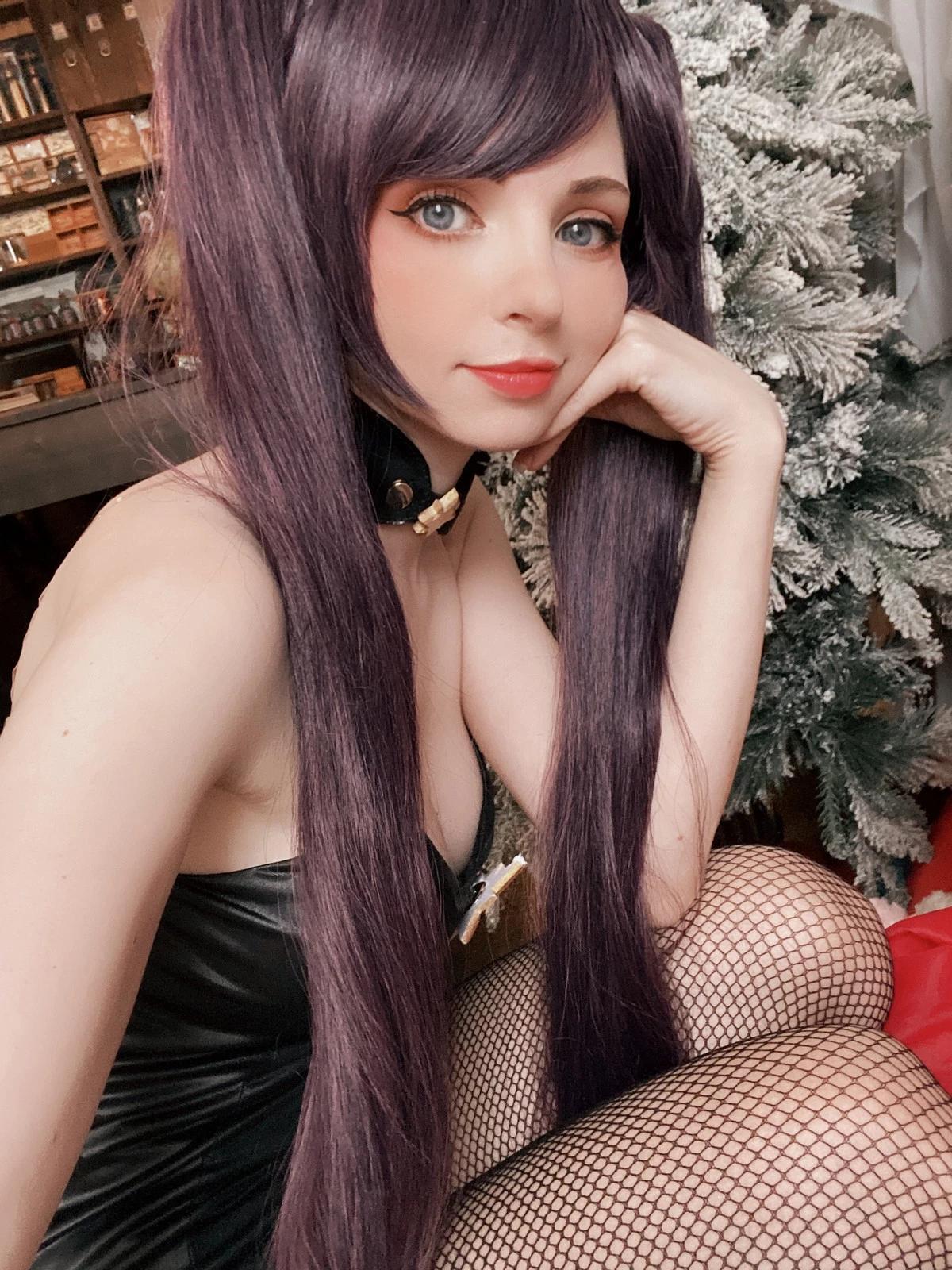 愛爾蘭蘿莉美女Peach Milky - Mona主題性感連體黑絲+黑色比基尼秀完美身材誘惑寫真102P(95)