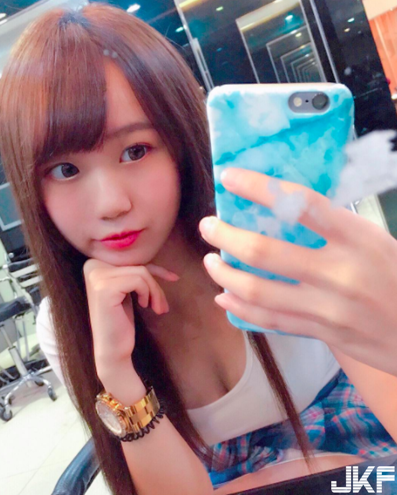 好可爱！周董演唱会捕获「超正女粉丝」，私下还是「火辣美胸家教」呢！-小湿妹图(18)