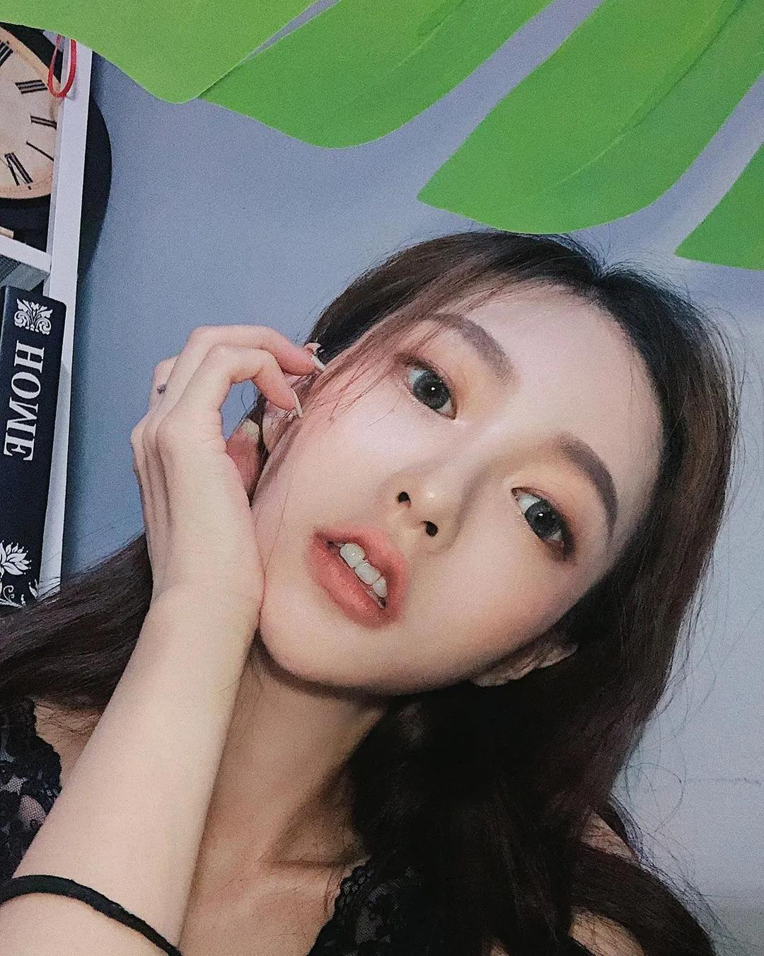 日系网美许酸酸 高颜值+沈甸甸 网暴动抢追踪(2)