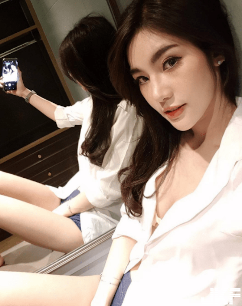 夏天到了！度假Villa「比基尼奶妹」疯拍照！连黑色薄纱也拍得超性感…-小湿妹图(11)