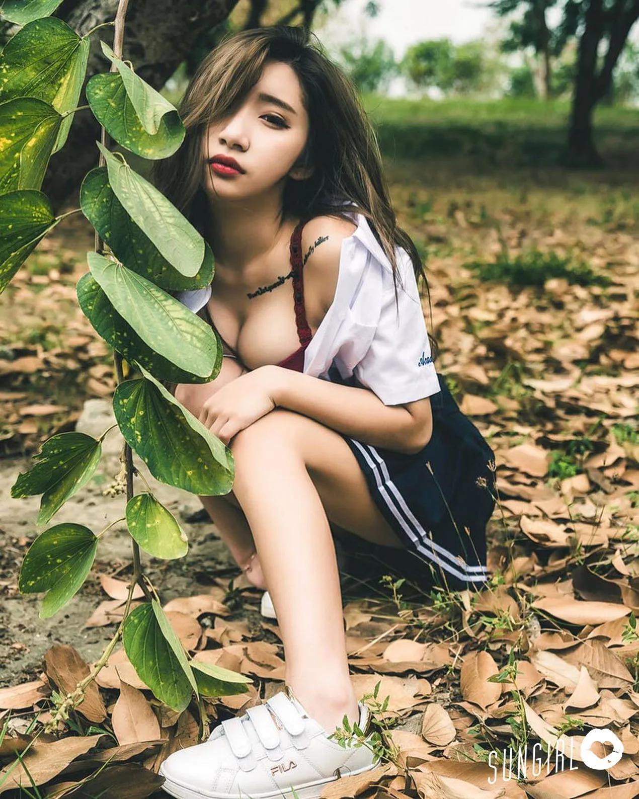 萧晴、台湾正妹全裸泡汤大露性感侧乳好性感(5)