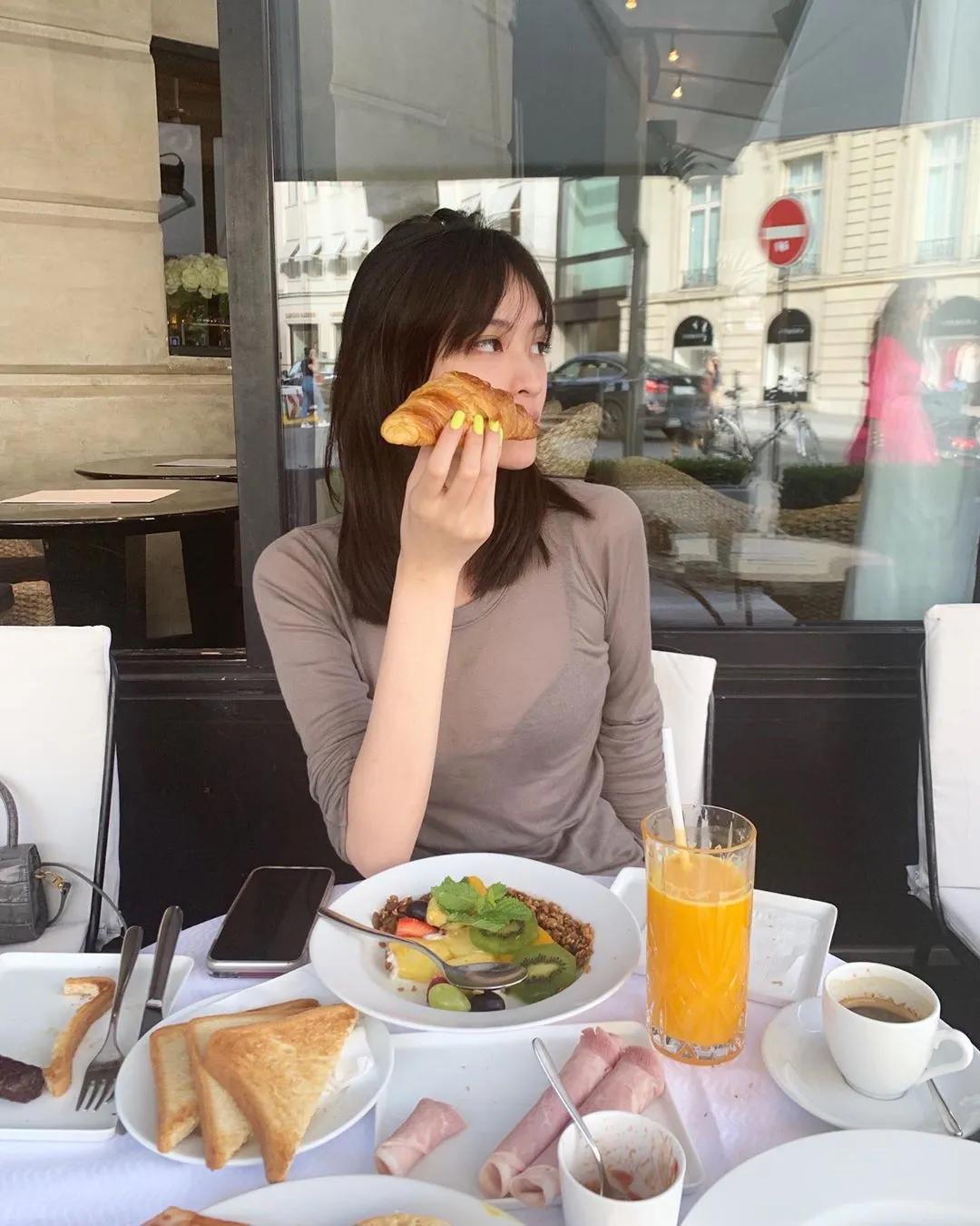 克莉丝汀 王: 星期天还不是一样无聊~(11)