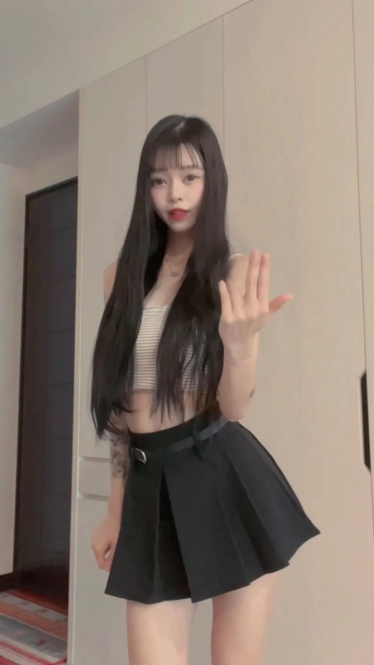 长相甜美「柴柴_En_Chi」色气胴体的极致诱惑(12)