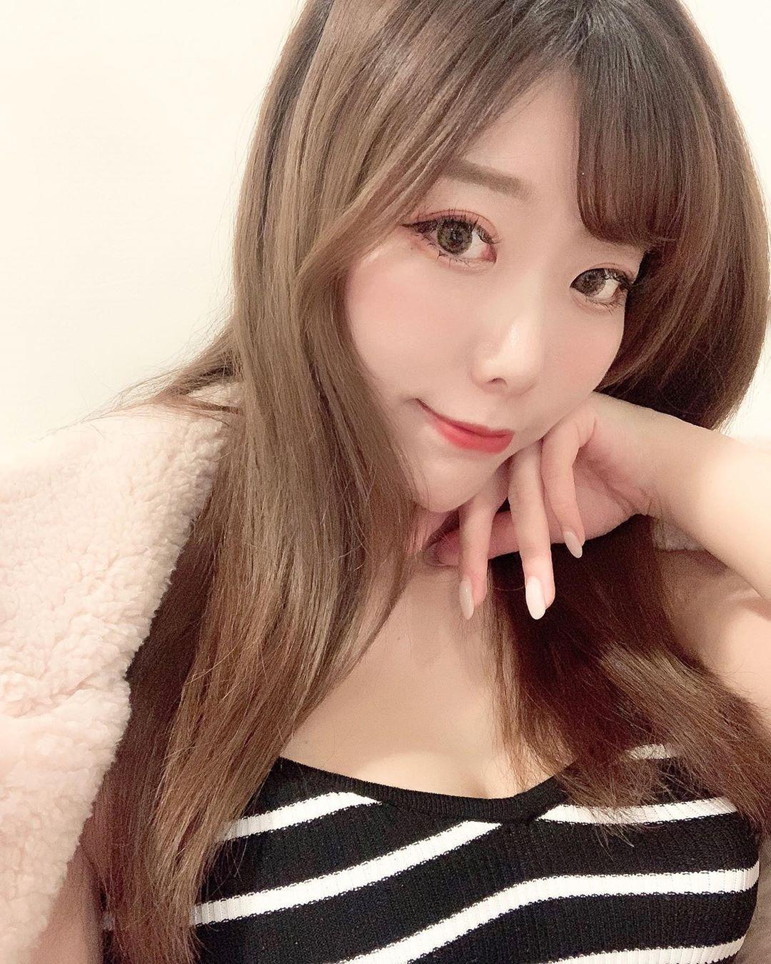 花子Karina 有著白皙的肌肤和一双笑起来超甜美的电眼(7)