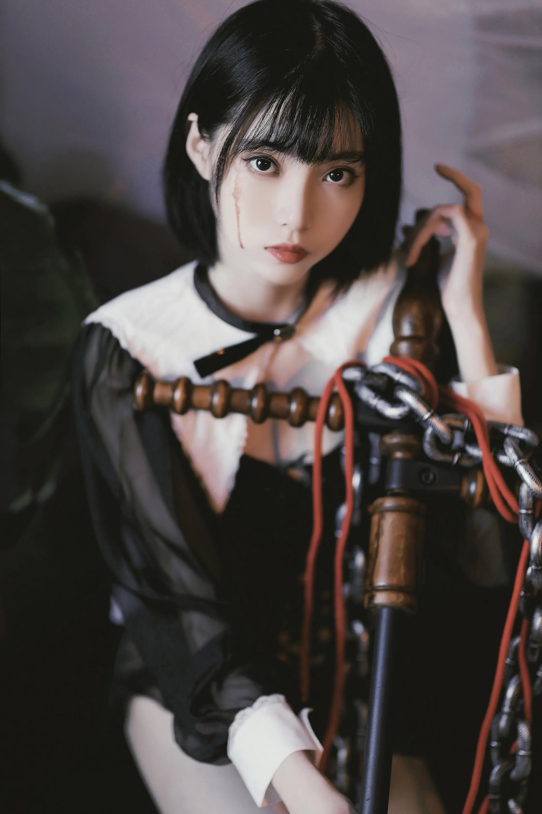 许岚LAN《黑暗修女》黑色马甲过于抚媚(4)