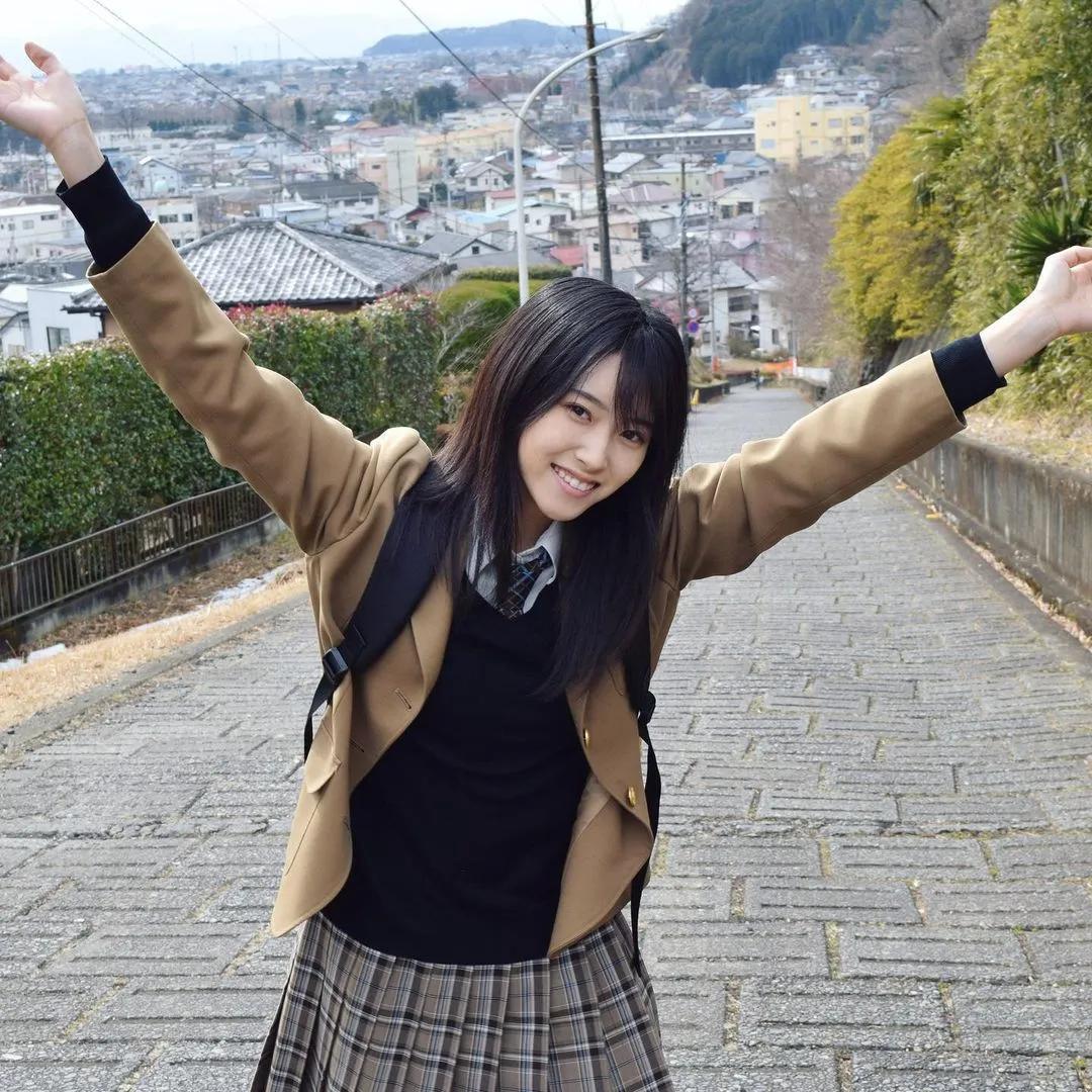可爱得过分！日本「正妹高中生」今年刚毕业，清新甜美让网友陷入恋爱！-小湿妹图(6)