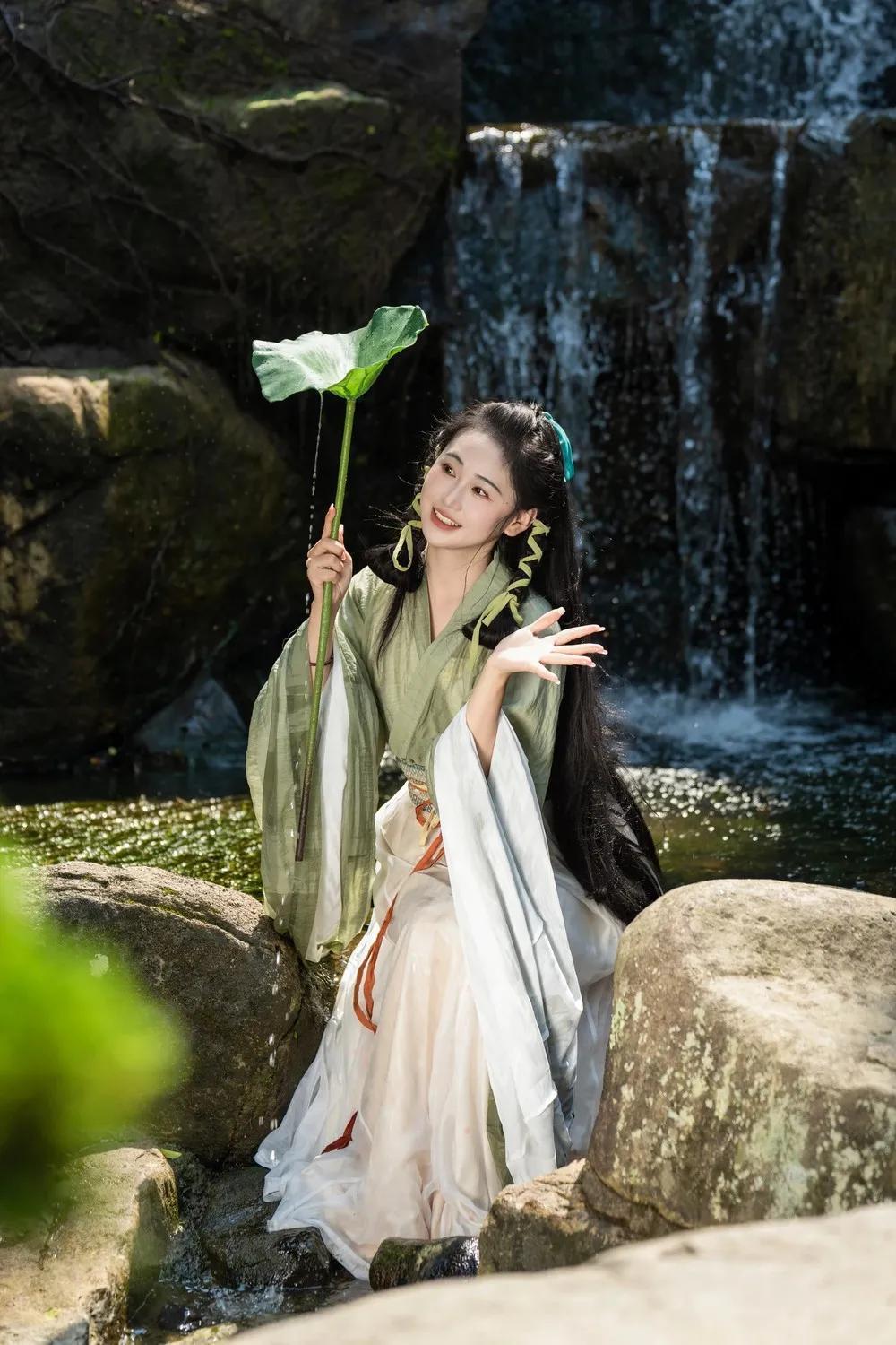 青青小荷 湫一只岁岁(19)