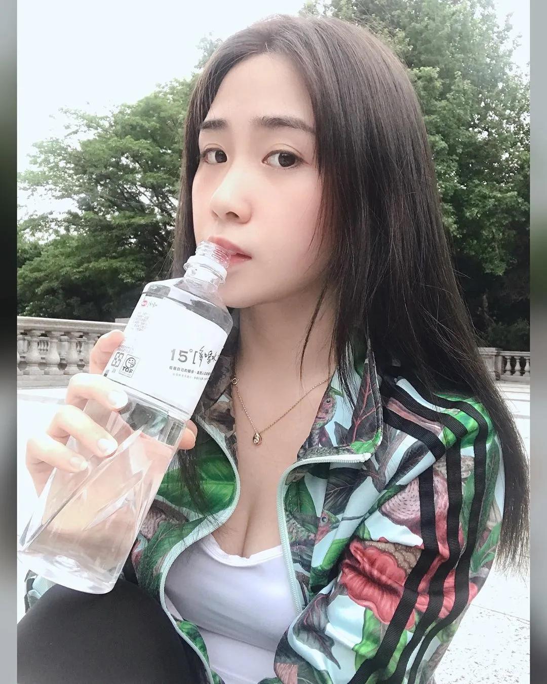 网美就是要走入民间 小蔓