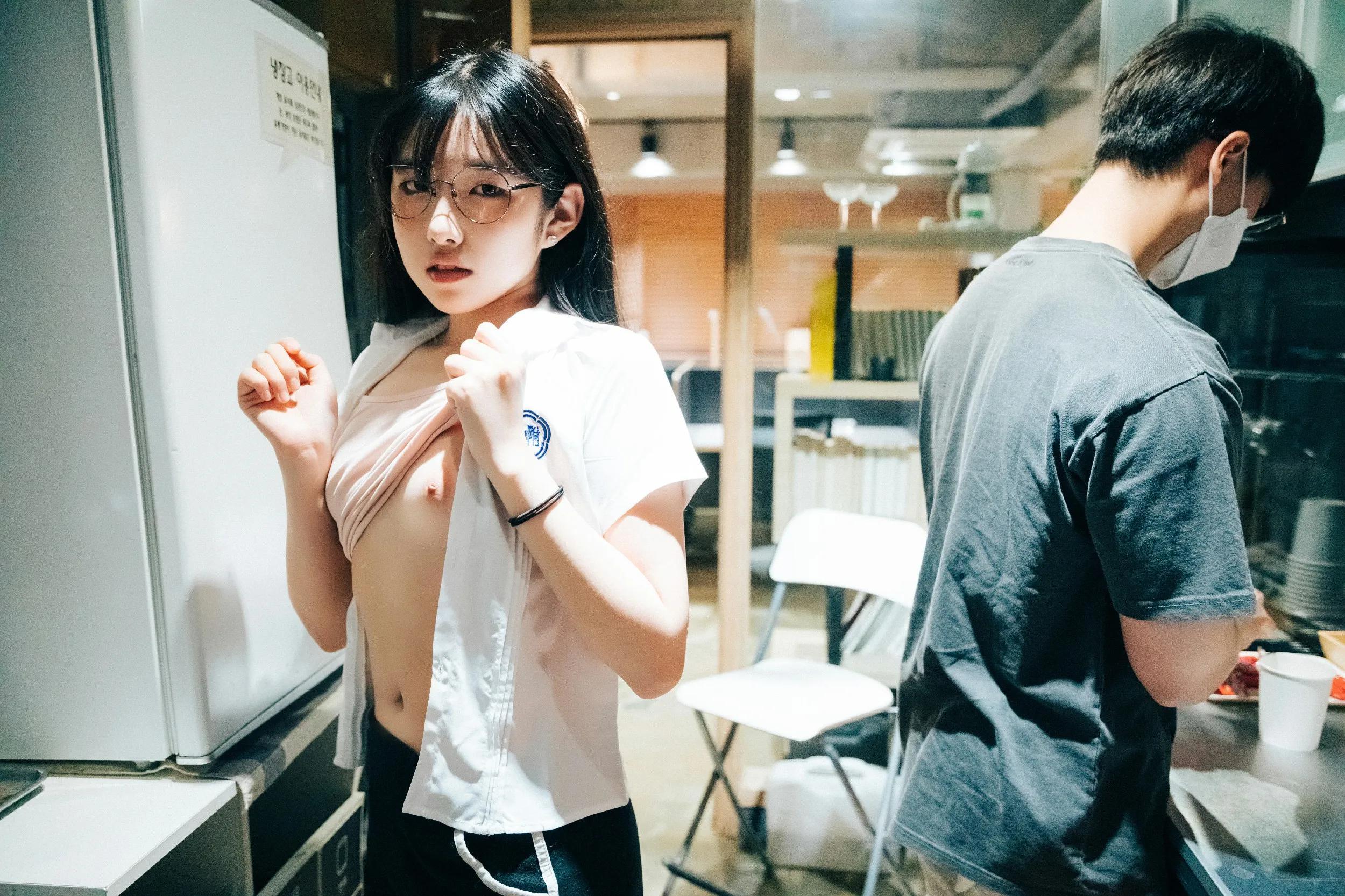 [Loozy] Sonson (손손) - Reading Room(122)