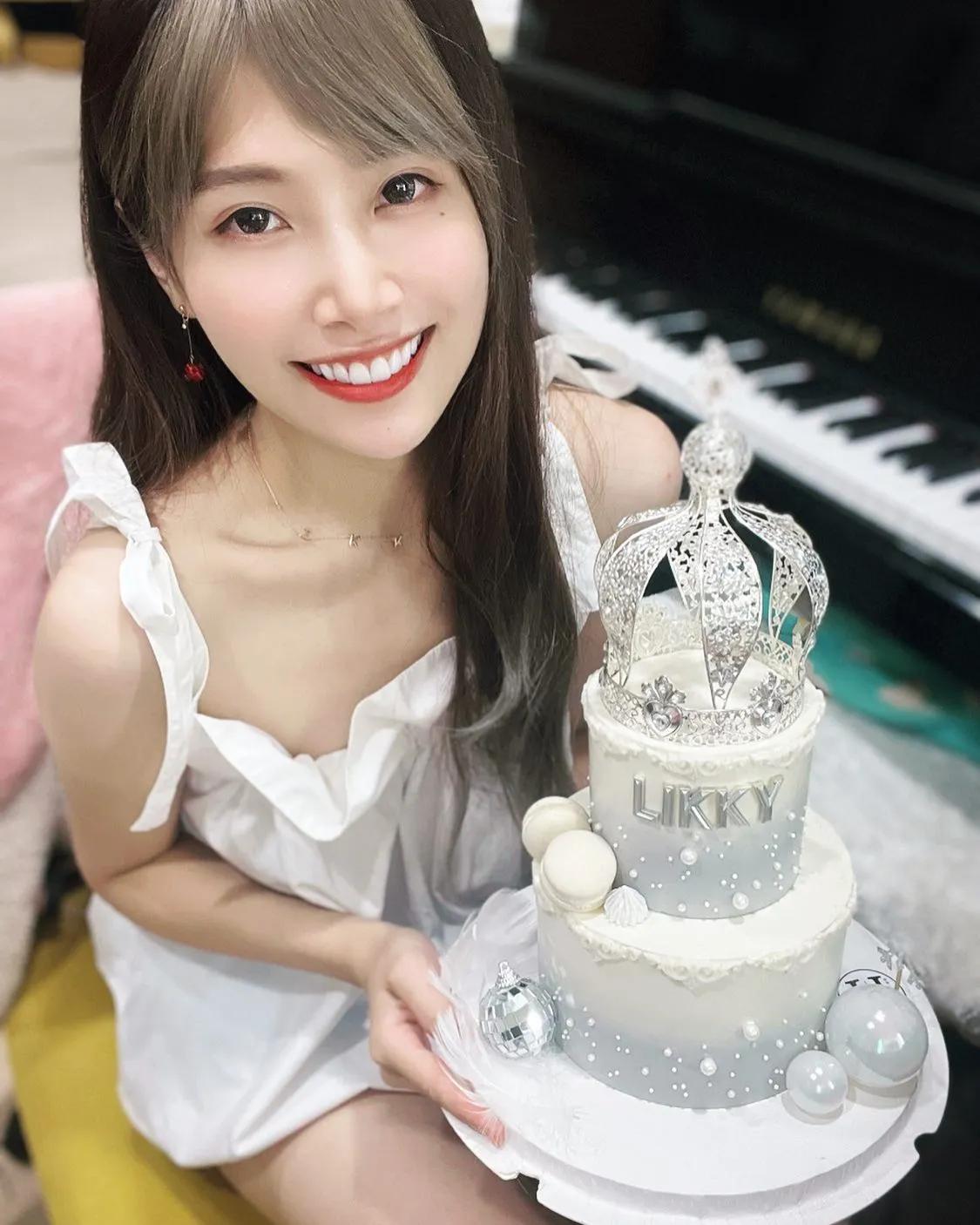 极致身材曲线「黄立绮_Likky」内心小鹿乱撞(9)