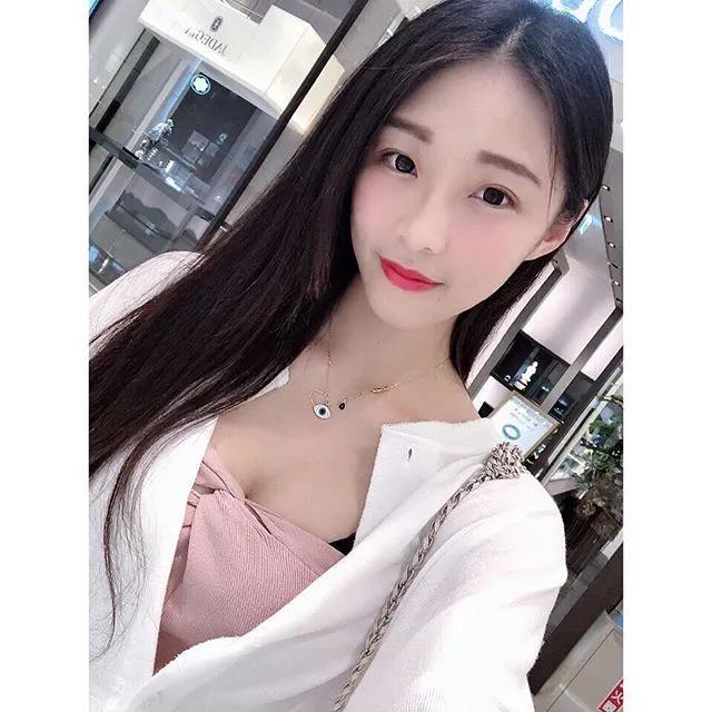 蒙面骑士一个不小心尺度大开 甜滋滋女孩「KiKi」俏皮短发的姿态足以坠入爱河(37)