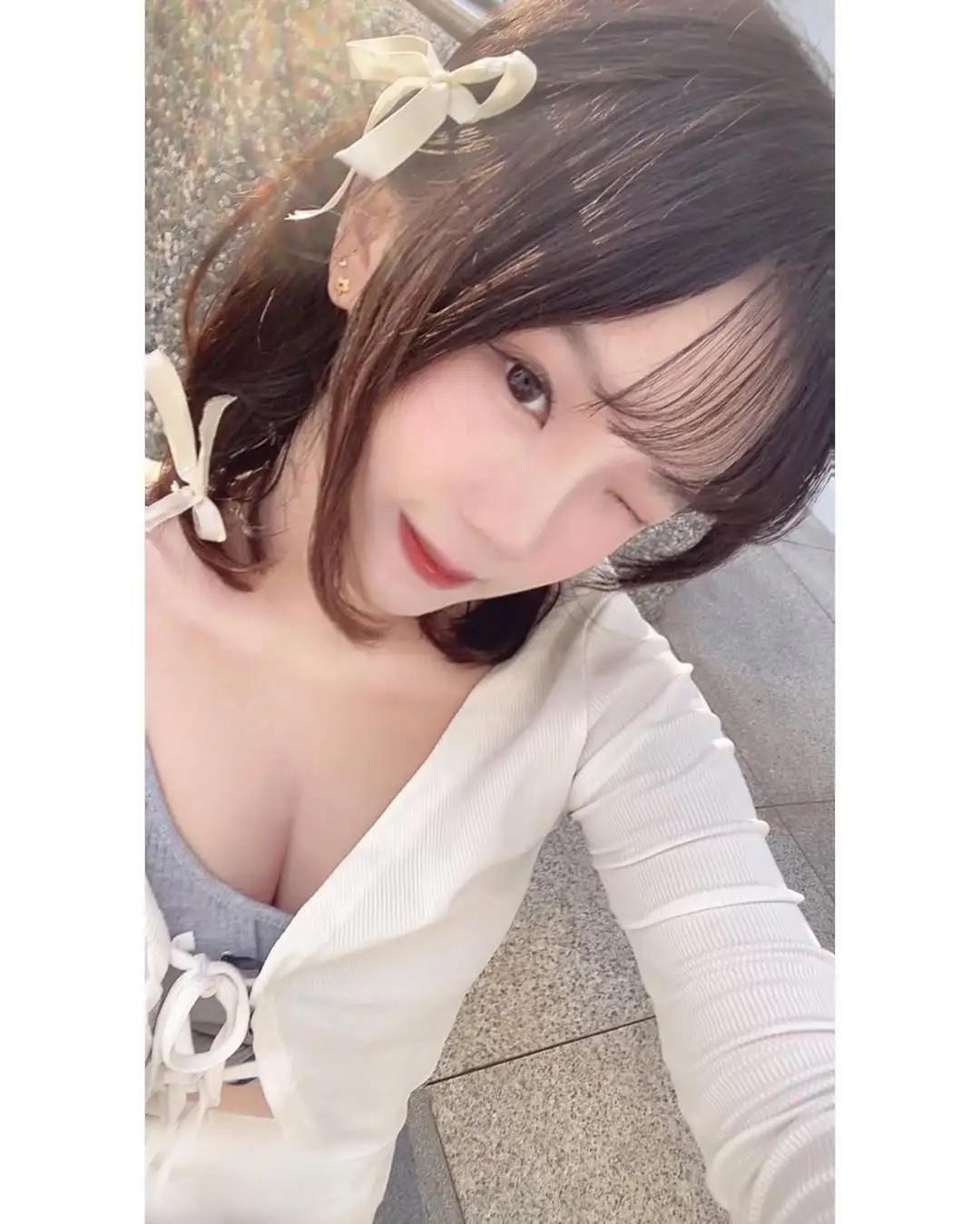 优雅气质「若臻」气质脸蛋萌萌甜笑 诱惑又性感(19)