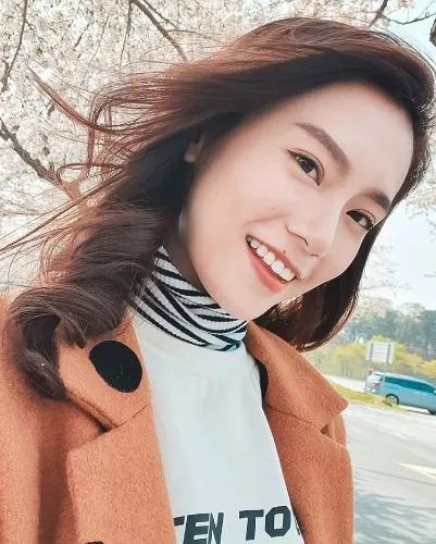 马来西亚巨乳正妹 ♡ 露肩锁骨诱惑你 ♡ 性感身材和可爱脸蛋让你精尽人亡 ♡(10)