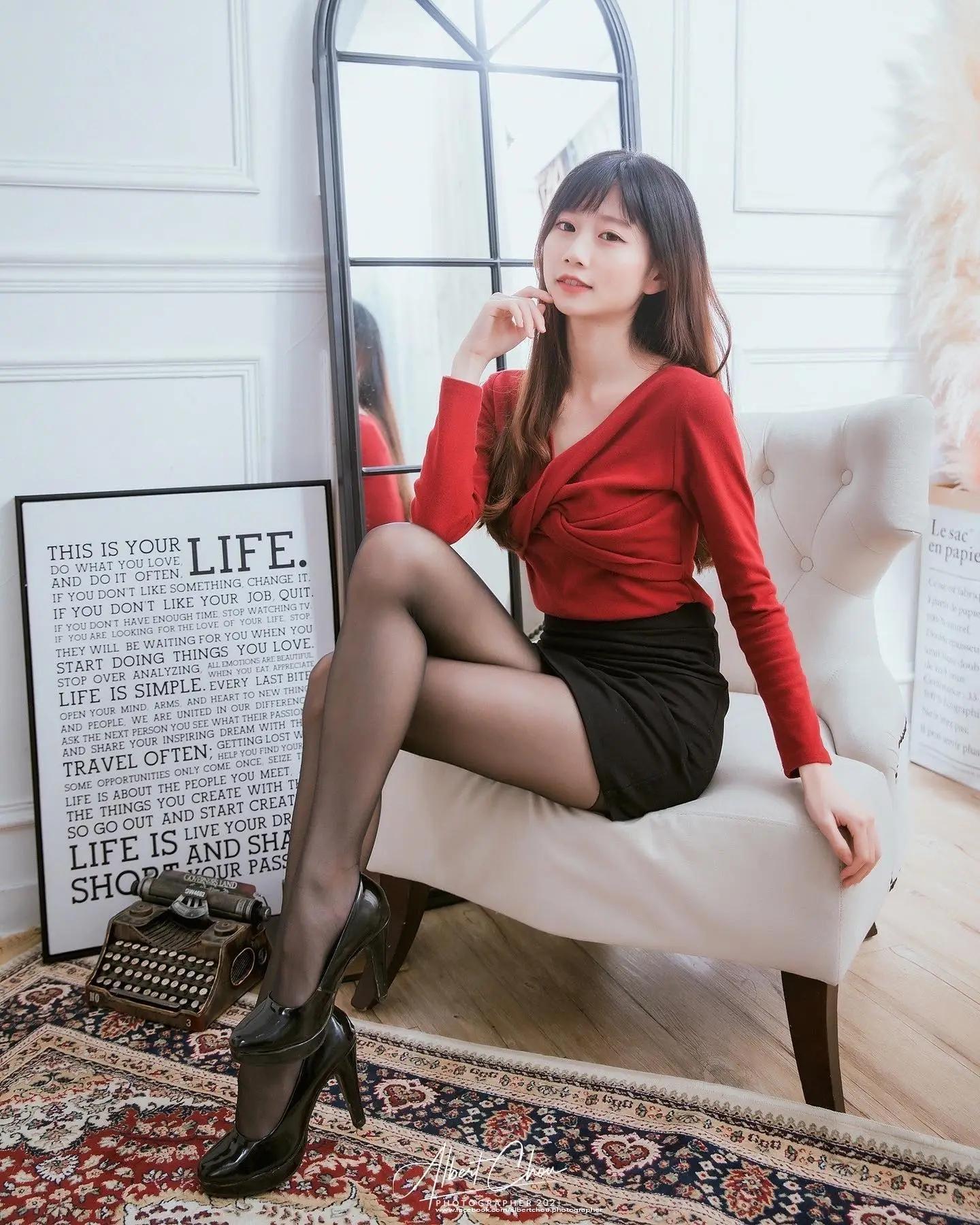 正妹老师「Dolly朵莉」等级太高！前挺后翘火辣身体线条....引人遐想(10)