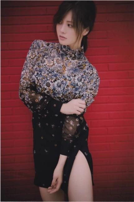 白石麻衣WHITE graph 001寫真集 (195P)(107)