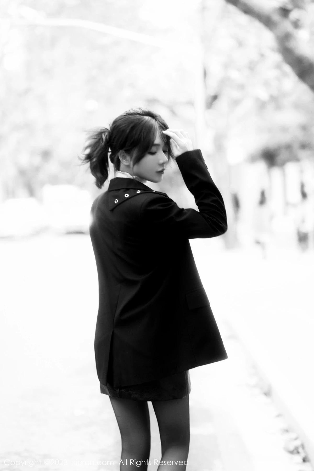 XiuRen第6080期_模特婠婠麼性感黑上衣配黑皮短裙露超薄無內黑絲撩人誘惑寫真79P(17)