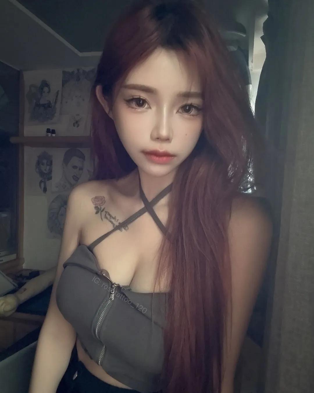 浑圆侧乳曲线让人难以招架「Xinyu」超辣甜美正妹(2)