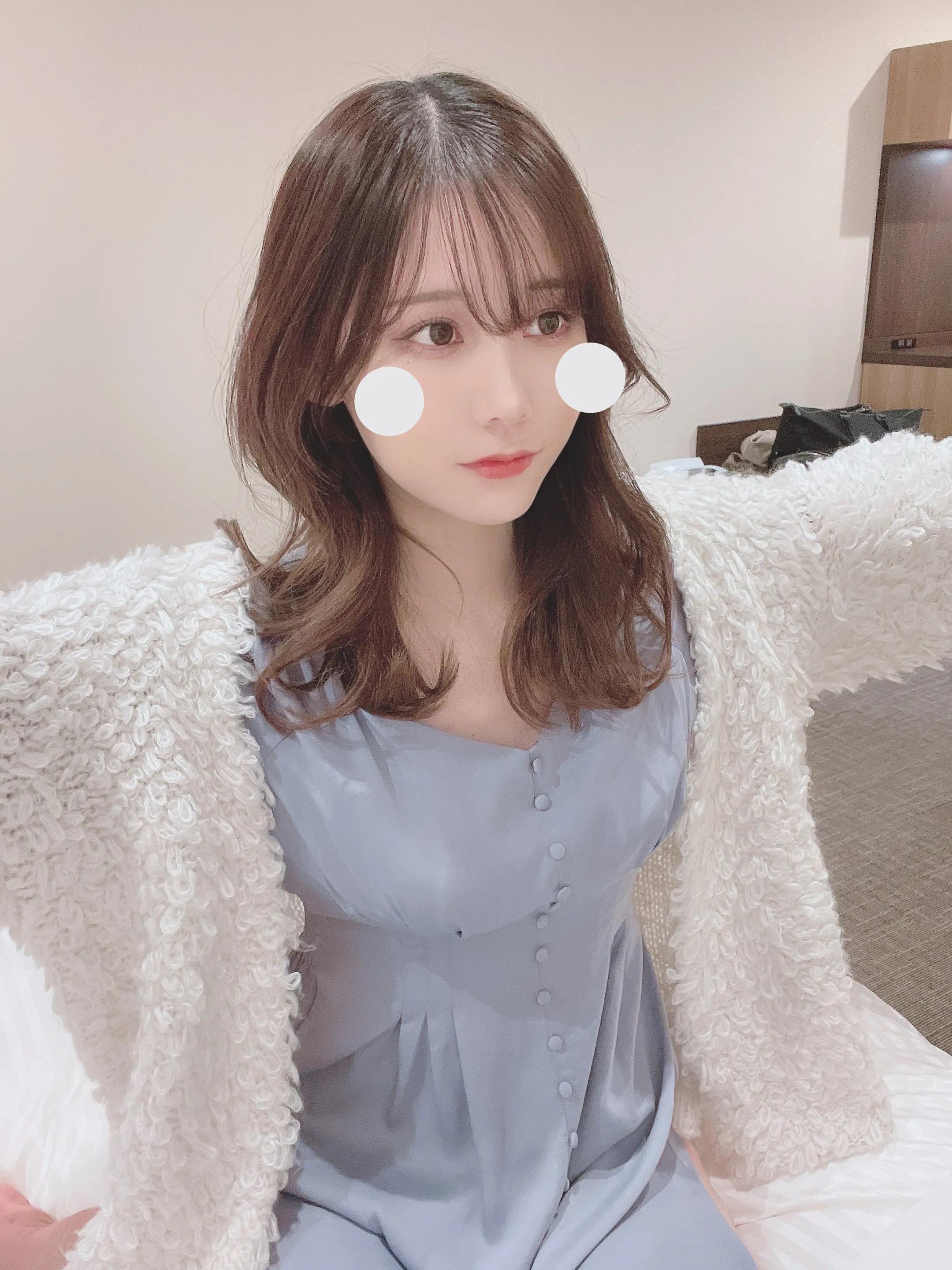 「巨乳樱花妹」泡汤湿身曲线好性感！浴巾紧贴「饱满蜜桃」形状超突出！(5)