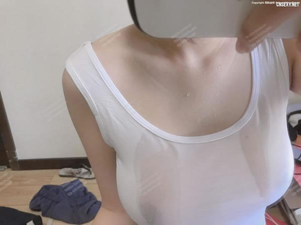 萝莉网红悠宝三岁–美妙人生3无圣光露出写真