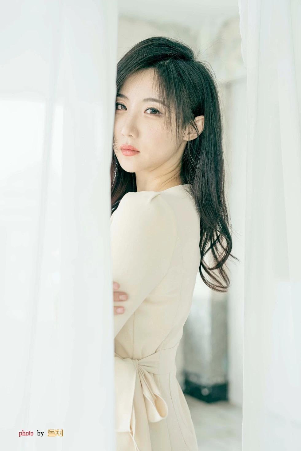 韓國美女車模娟多斌嬌美面容迷人寫真28P(11)