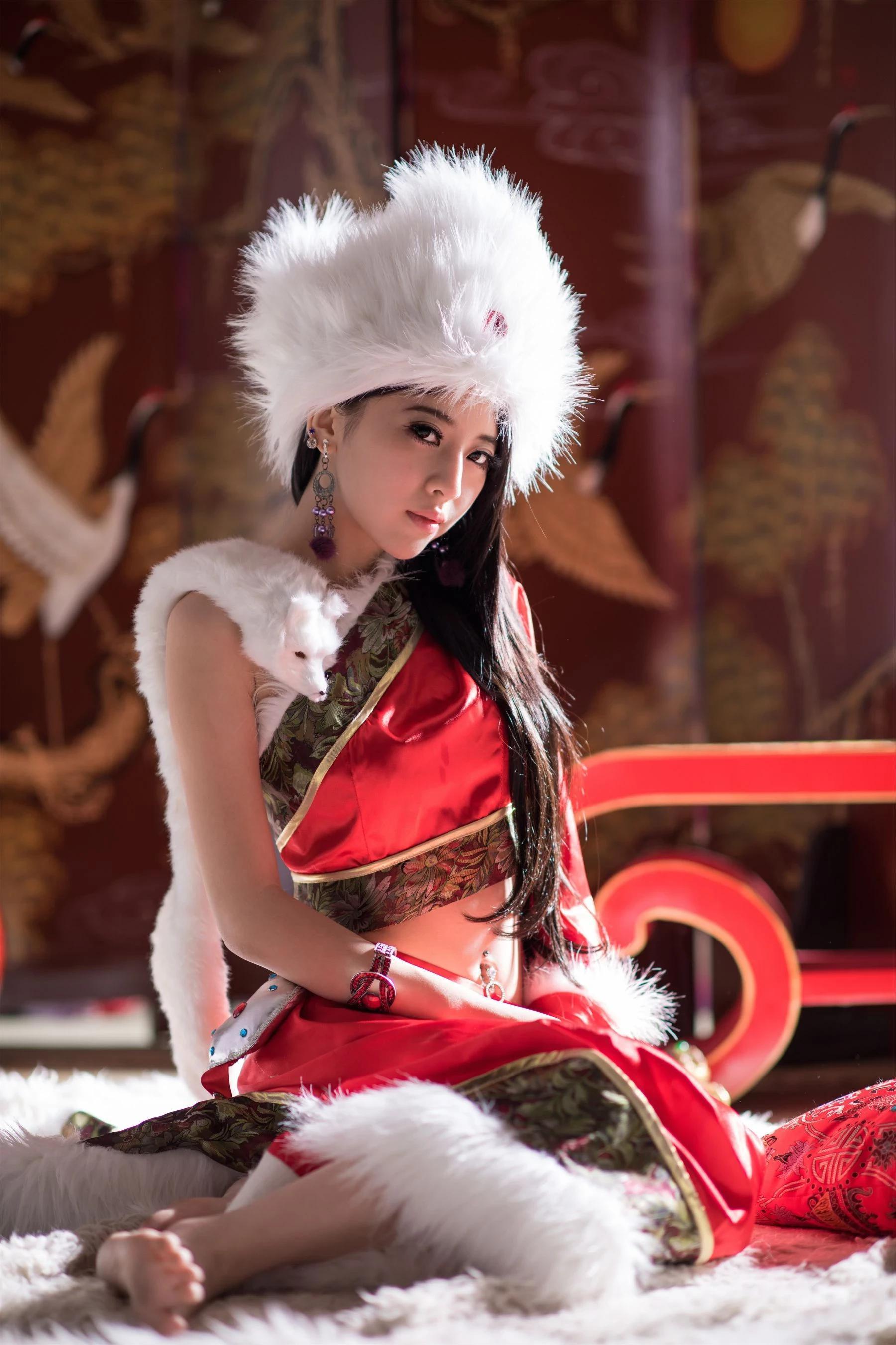[台湾美女] 张楚曼 - 中国风圣诞节琴二棚套图