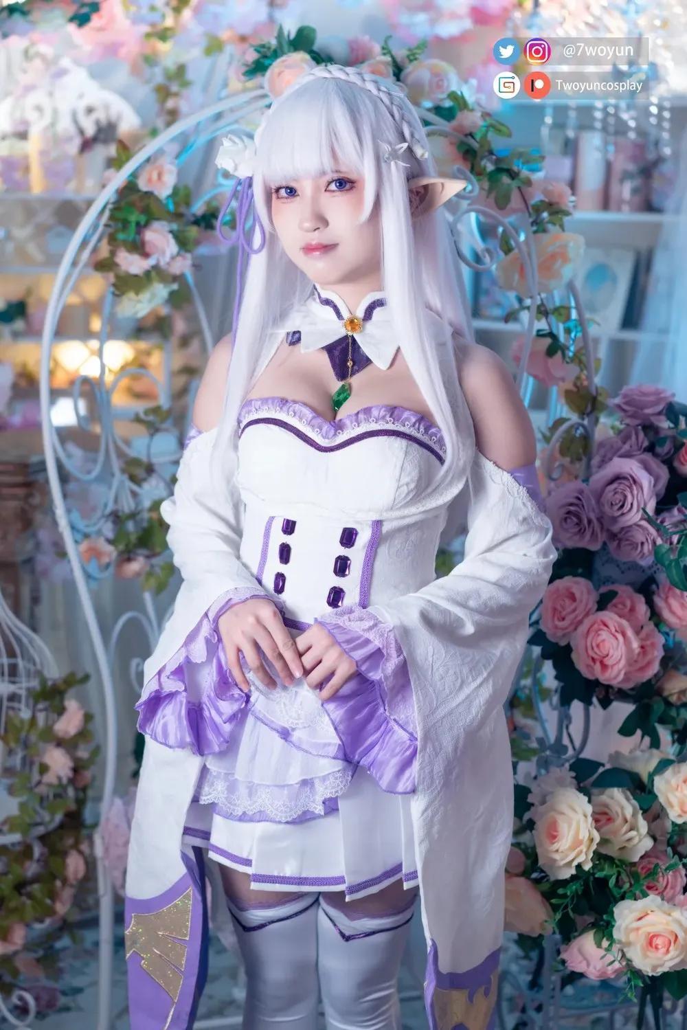 Twoyun-Emilia(1)