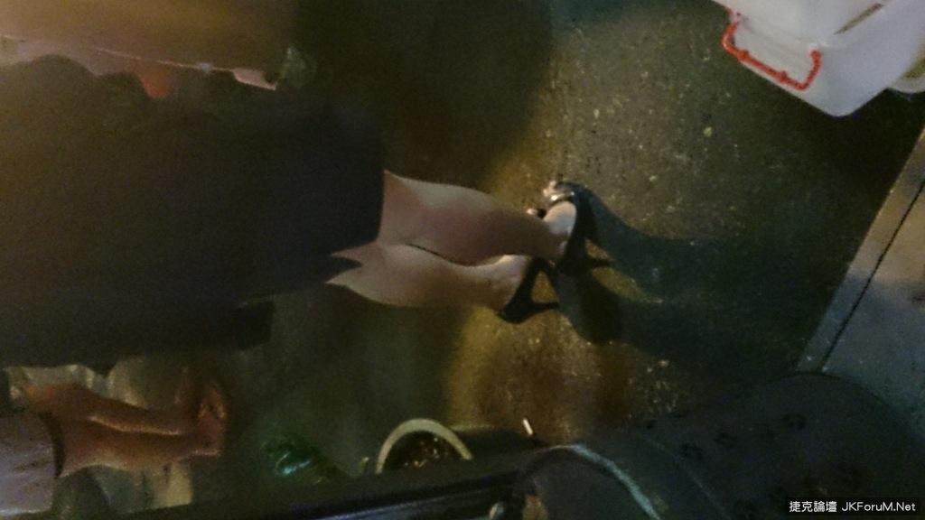 来买宵夜了,遇到美人就禁不住又拍了.(10)