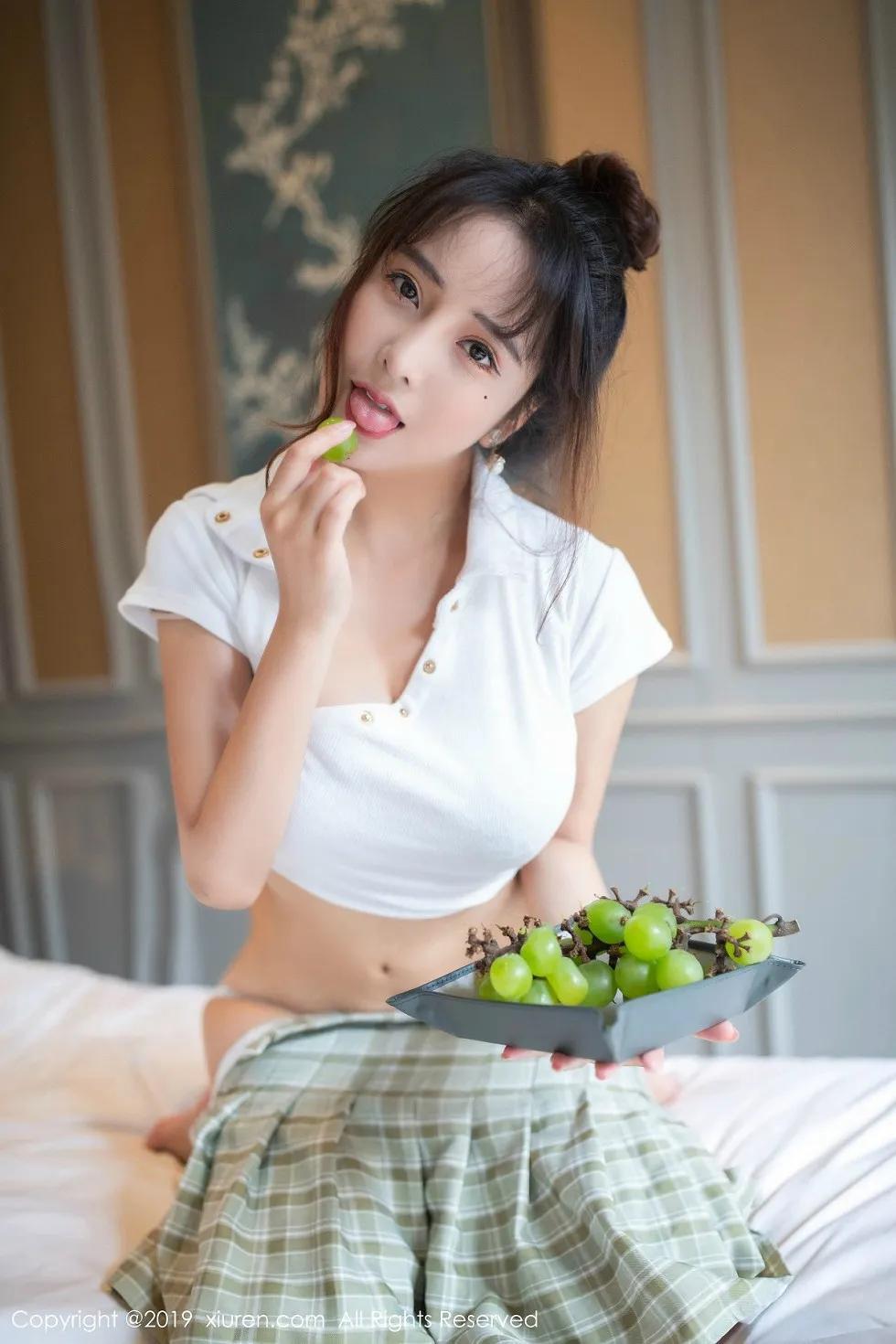 嫩模陶喜乐_lele私房学生装半脱露性感内衣秀完美身材诱惑写真(46)