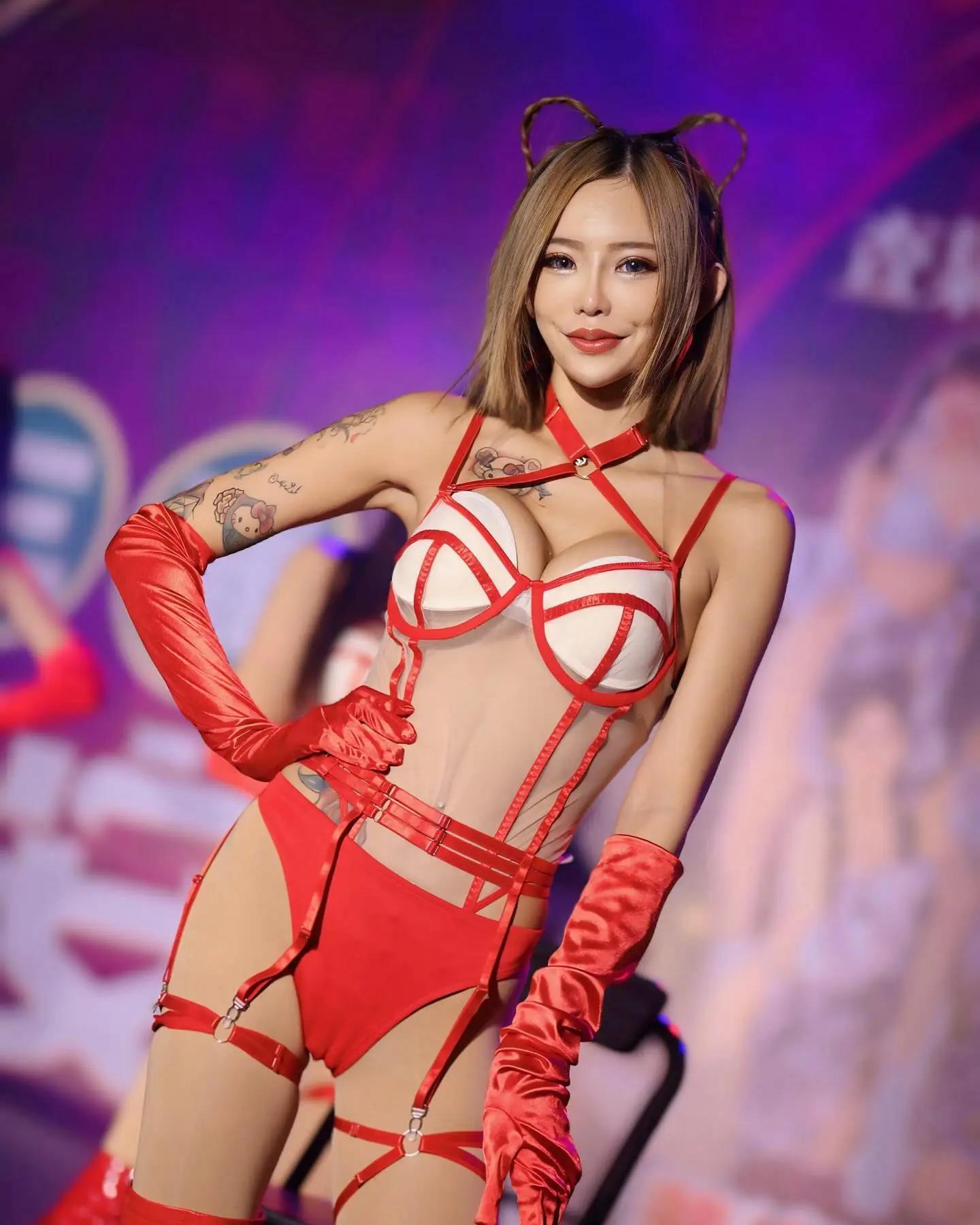 俏皮女友「ℳℐℳℐ米」暗藏凶狠身材  视角好吸魂啊！(16)