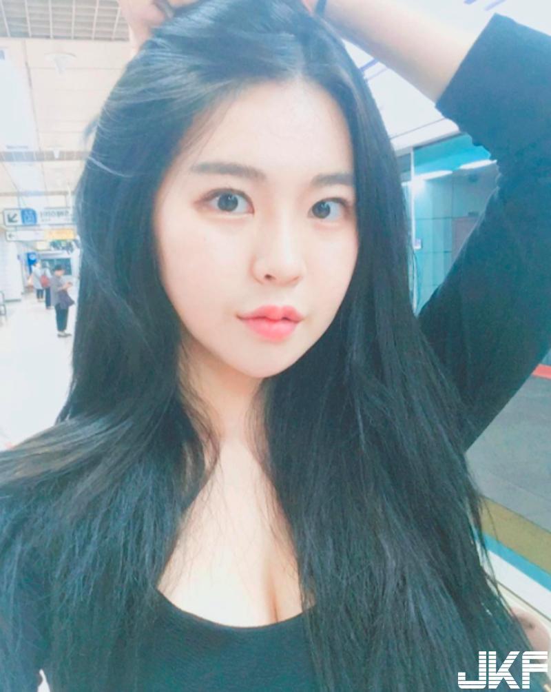 女友系「大奶正妹」！超甜蜜男友视角「雪白形状」一览无遗啊！(21)