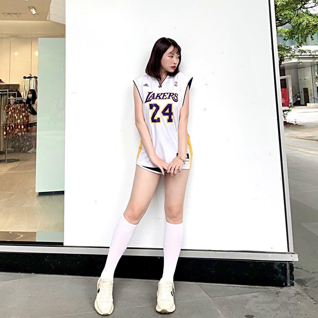 软嫩正妹「江宛庭」白嫩巨乳威力太猛「大露养眼S曲线」爆乳美景尽收！(2)