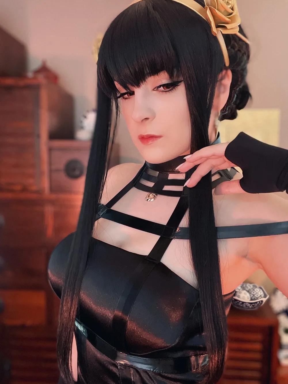 Hiso Neko - Yor Forger(3)