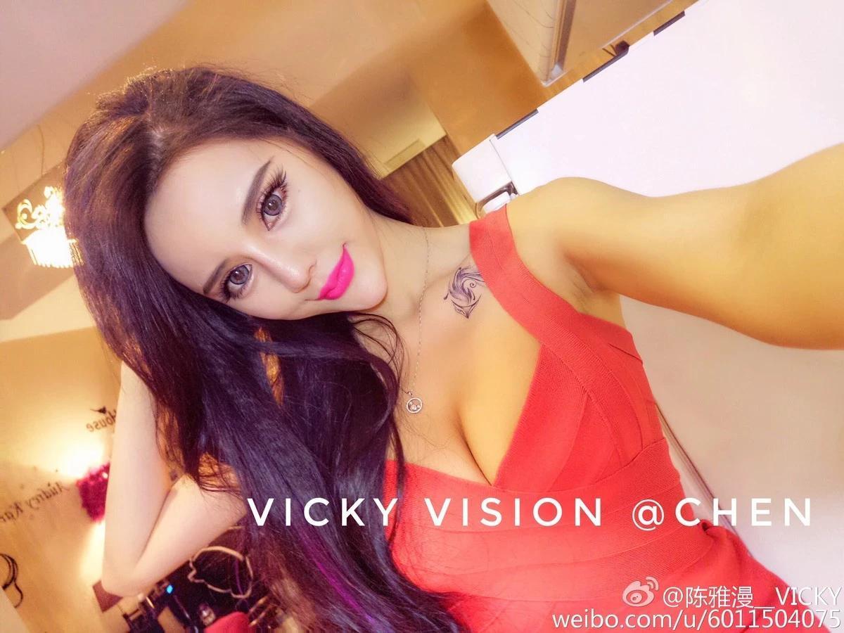 網絡紅人陳雅曼微博高清圖集私房性感低胸服飾秀完美身材迷人誘惑寫真68P(30)