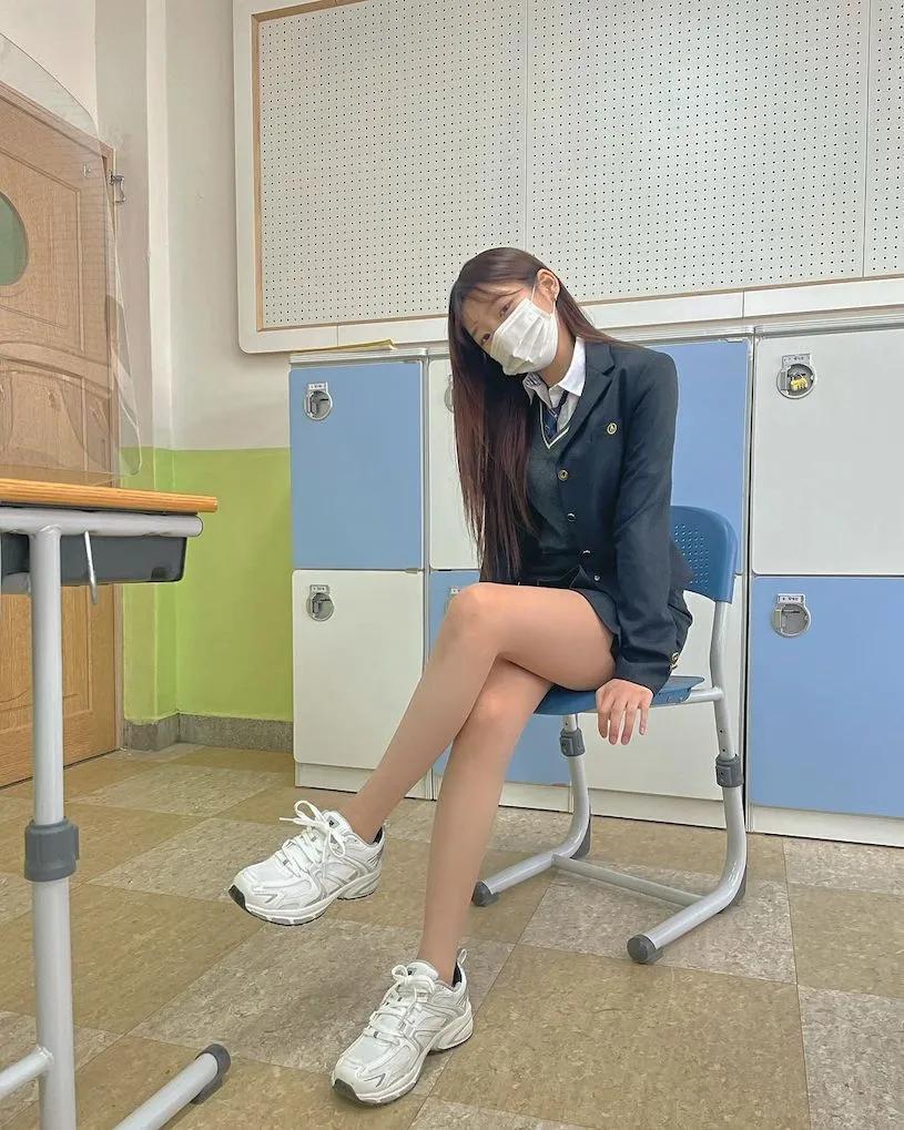 IG高校正妹「童颜美乳」好极品，「放学后的穿搭」让人恋爱！