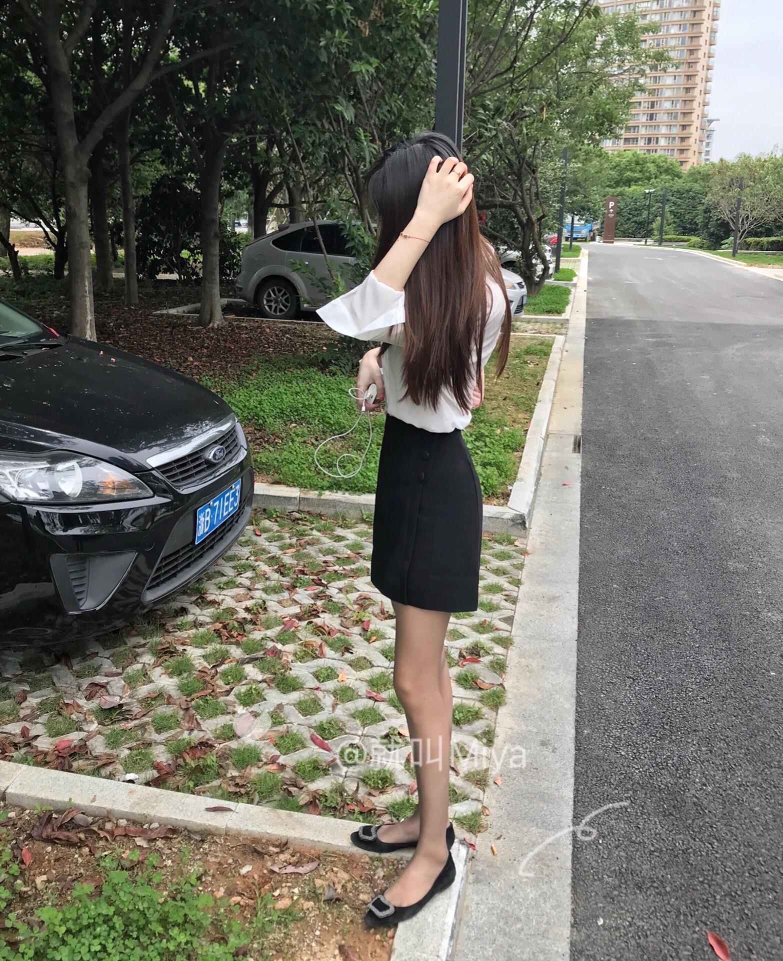 微博美女一只哈比猪丝袜美脚高跟鞋写真(62)