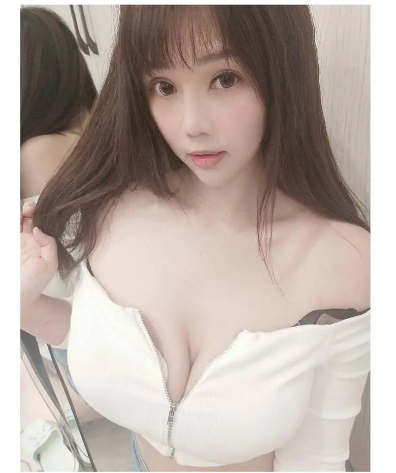 波霸雪克摇起来！台湾冲田杏梨「维亚Via」上班晒巨无霸Ｋ奶，连自己也大赞软Ｑ超好摸！-小湿妹图(15)