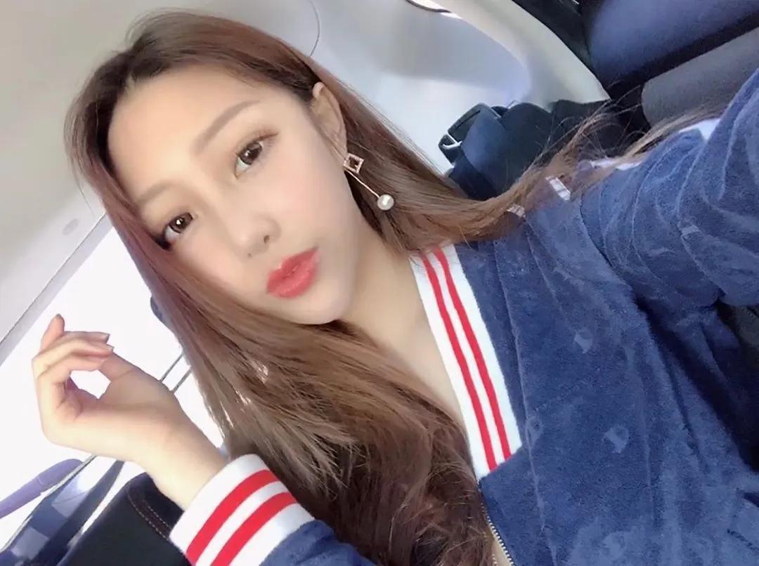 芮咪 日夜ＩＧ送福利　火爆角度令人血脉喷张(11)