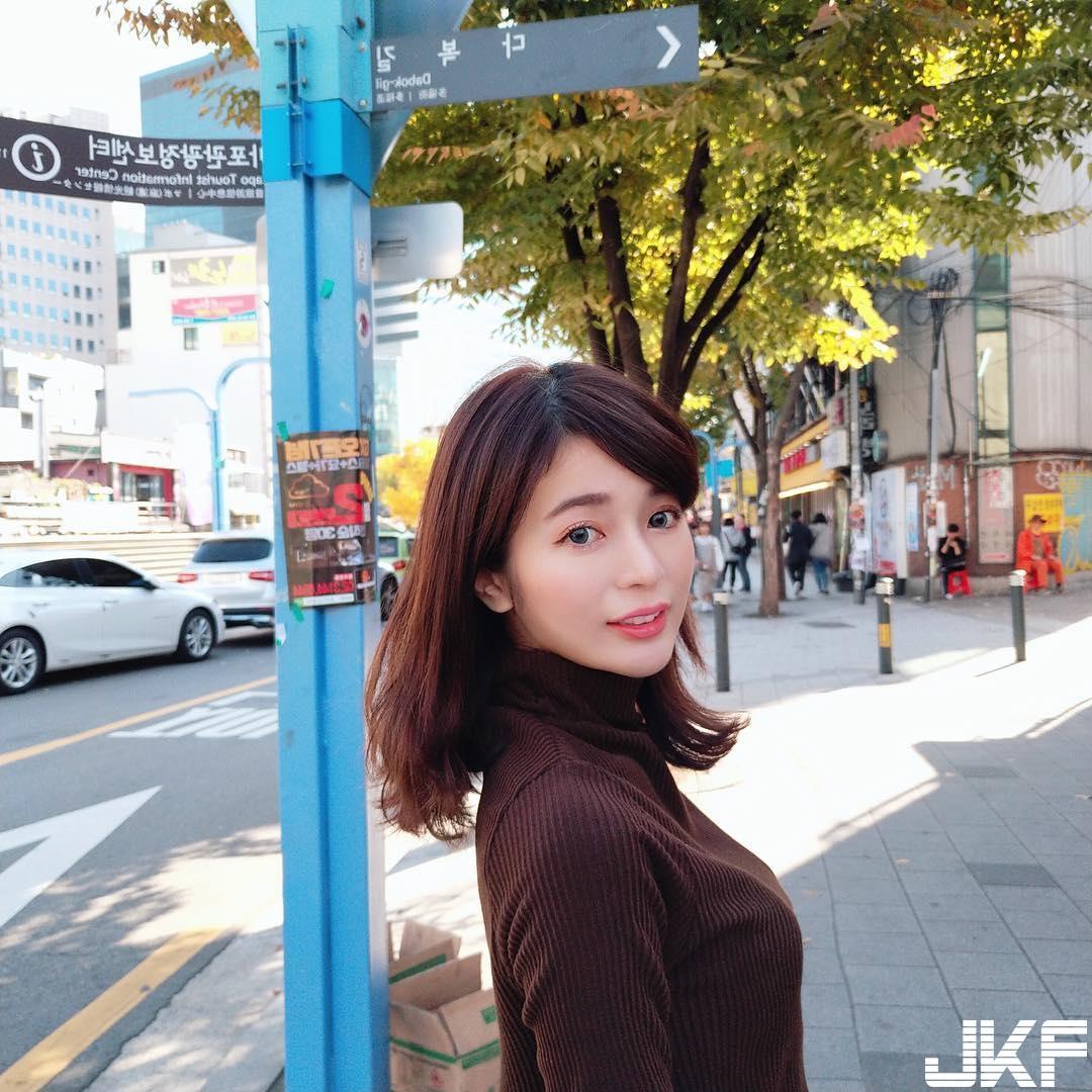 现在开实况都要这麽正吗？「气质实况主」辰1辰外拍解放好身材，直播福利也是满满满-小湿妹图(6)