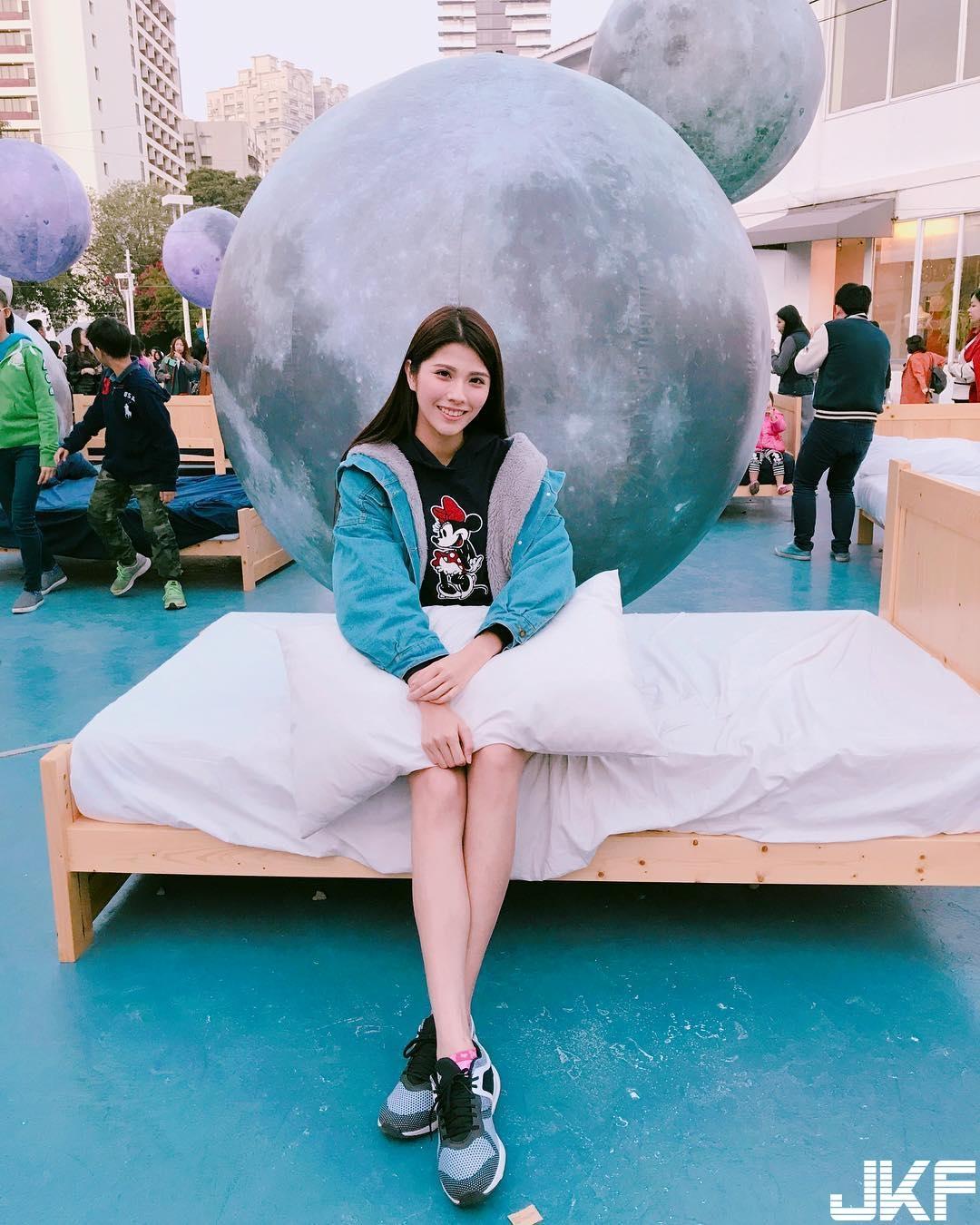 露天温泉就是要这样泡！「气质正妹」Joanna沐沐在野溪温泉解放性感好身材-小湿妹图(7)