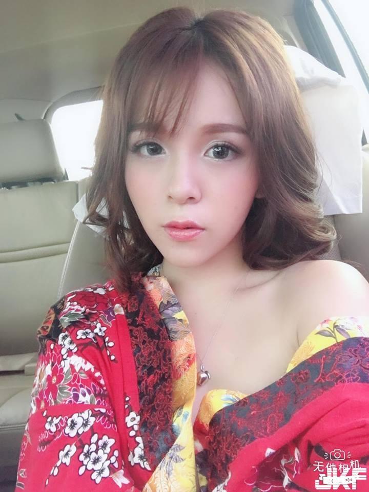 「H乳波神」最爱裸身穿手胸罩！狂放送「深夜福利」害人差点招架不住！-小湿妹图(16)