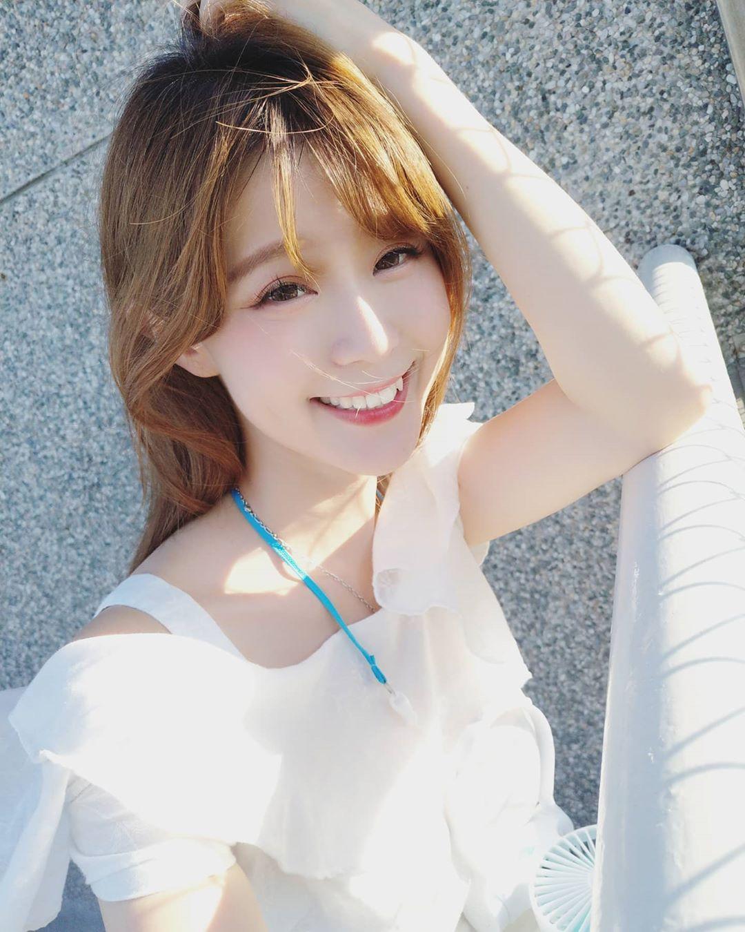 俞瑄White 超甜美虎牙空姐 表面无害却深藏不露(6)