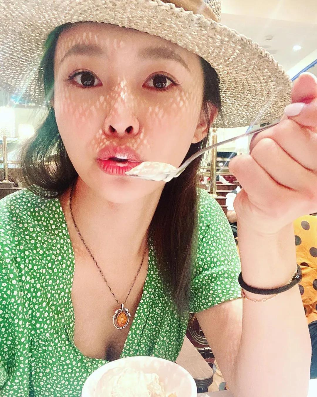 只是眼眶红 并没有哭哭 吴婉君(10)