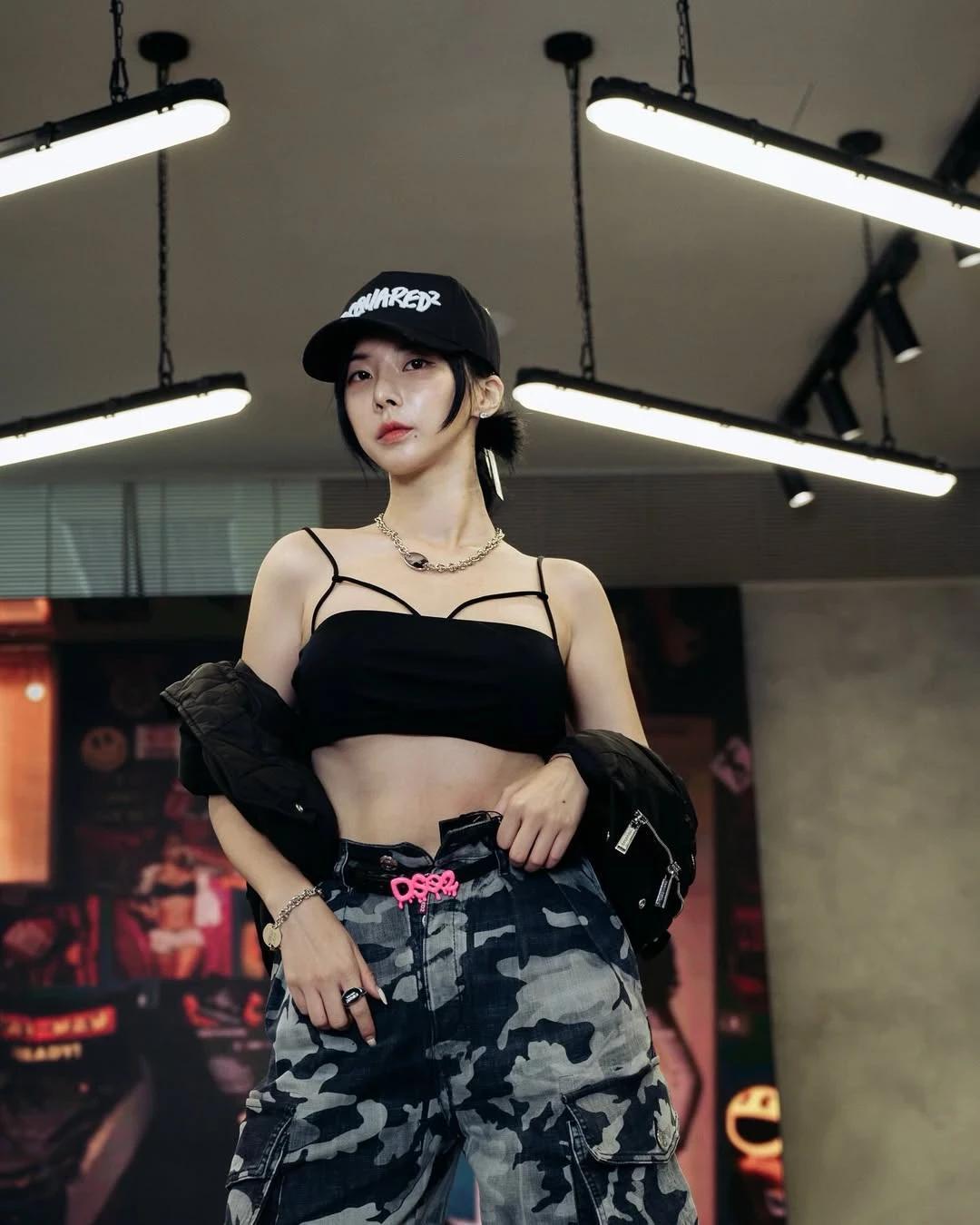 飽滿上圍太兇猛「Zαɱү 奎丁」極品臉蛋讓人迷戀 (32P)(12)