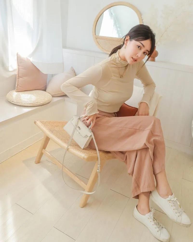 天使的外表，恶魔的撩人，甜心系女神「夏晴」个人精装版写真作品火热上线！(20)