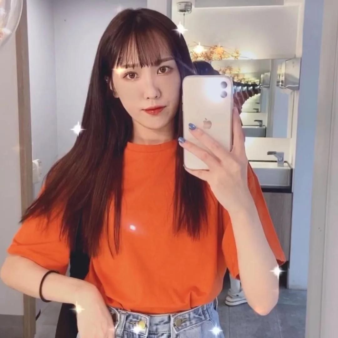 萧伊 无瑕脸蛋....网友一看惊呆：也太可爱(10)