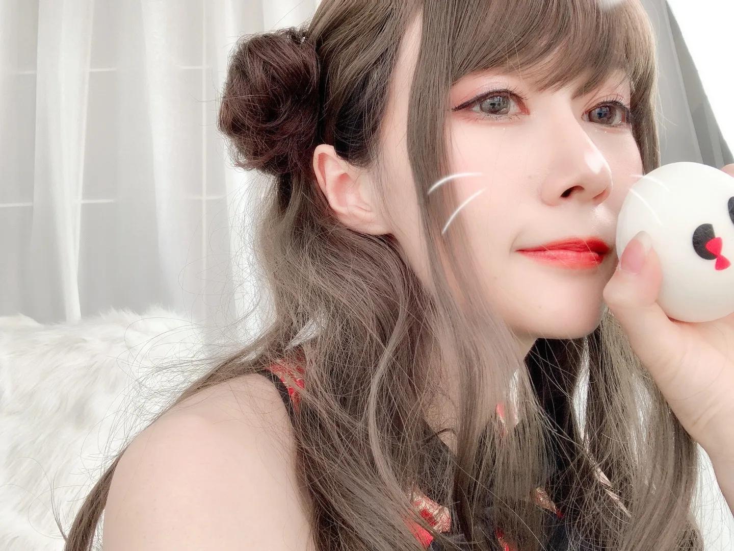 白银81《性感旗袍3》若隐若现清凉下半身(66)